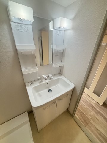 玄関　※別号室参考写真です