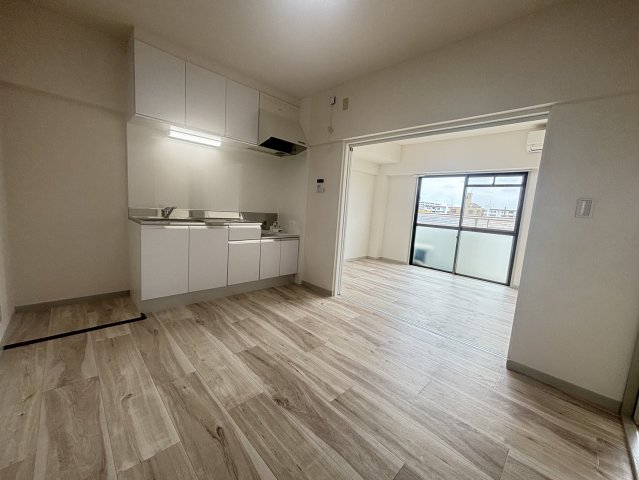 キッチン　※別号室参考写真です