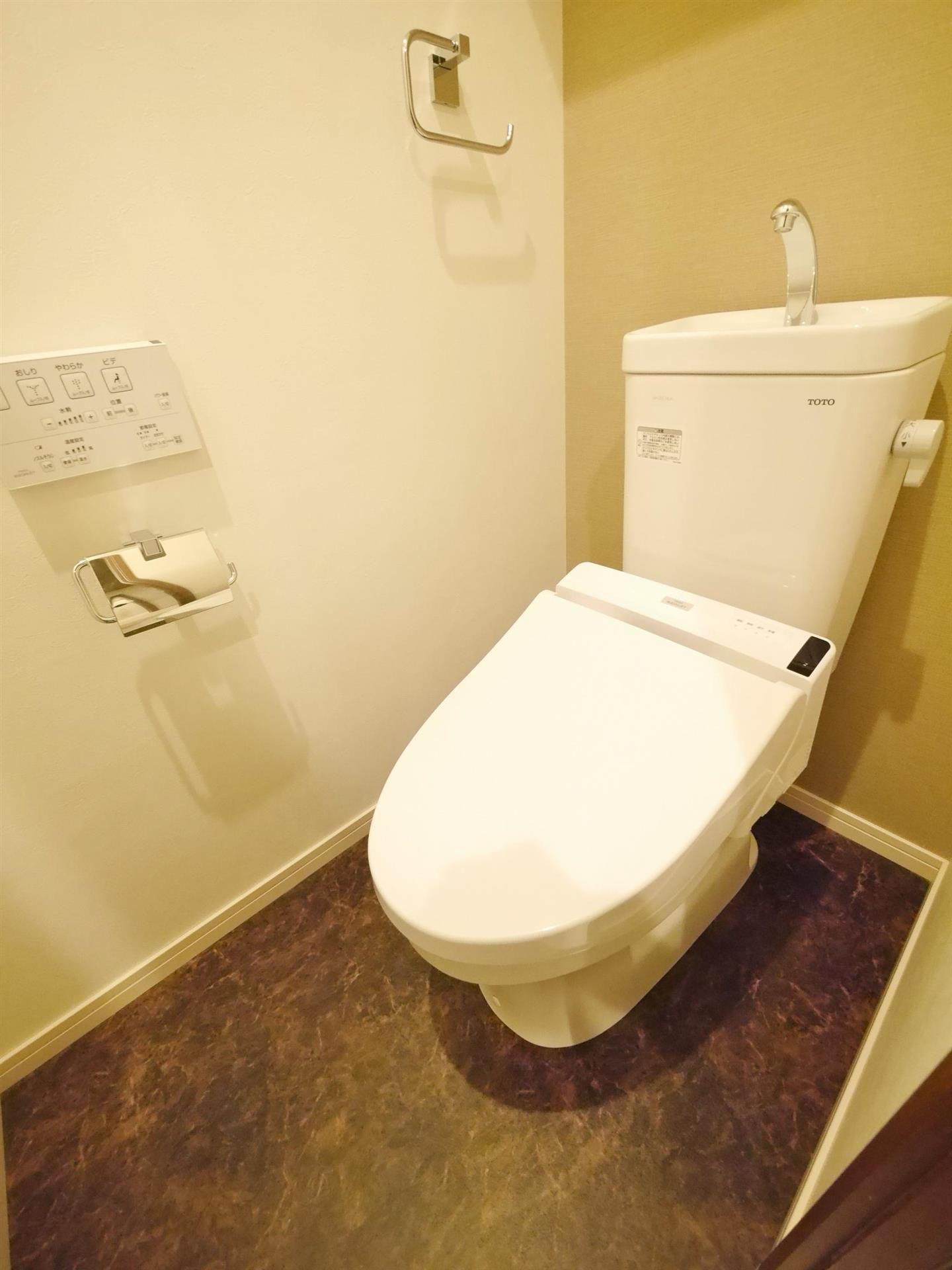 THE SQUARE Club Residenceのトイレ写真