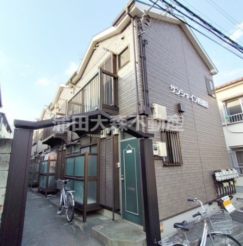 建物外観　2000年6月築　木造地上2階建て総戸数8戸の賃貸アパート