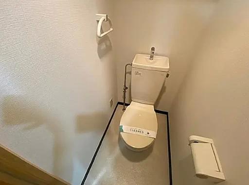 東京メトロ有楽町線 新富町駅 徒歩1分 11階建 築27年のトイレ写真