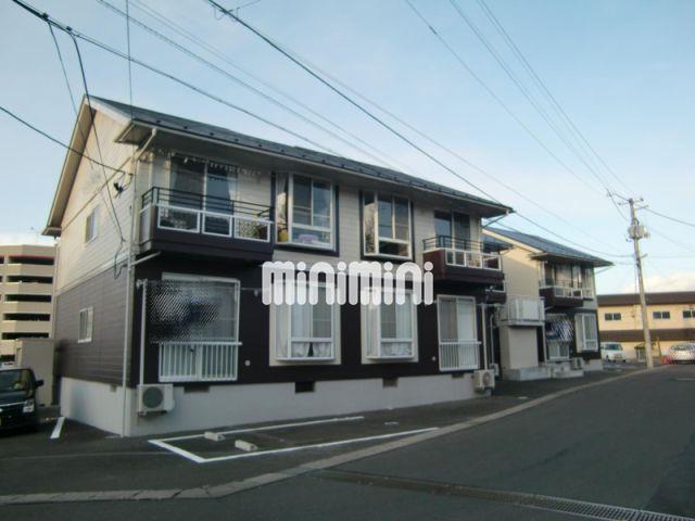 建物外観　国道４号線へのアクセススムーズな立地。