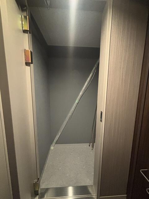 玄関　玄関横トランクルーム