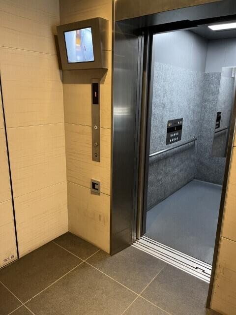 ＪＲ京葉線 八丁堀駅 徒歩4分 10階建 築8年の外観写真