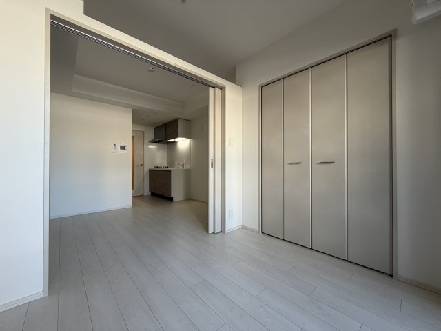 Alivis浪速東SoL TERRACEの居間写真