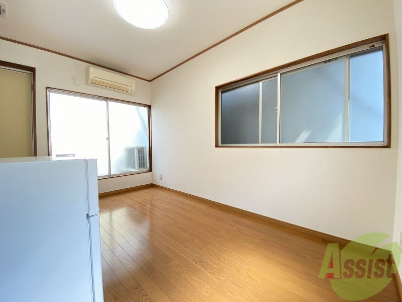 駅前ハイツの居間写真