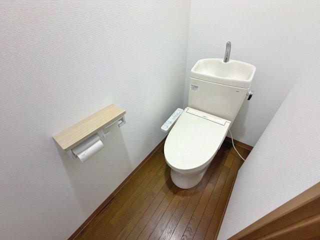南恵我之荘3丁目貸家のトイレ写真
