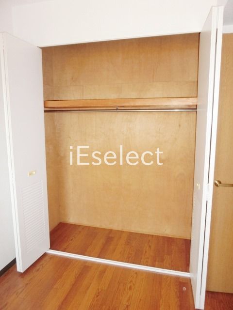 収納　５.５帖の洋室収納です。