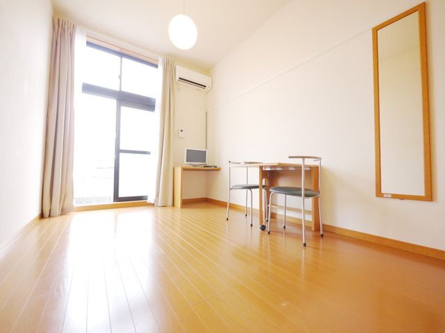 居室・リビング　★きれいなフローリングのお部屋です★
