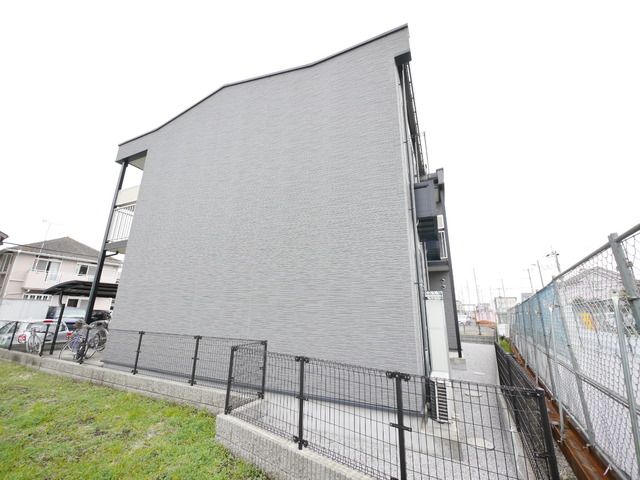 建物外観　★閑静な住宅街のお部屋です★