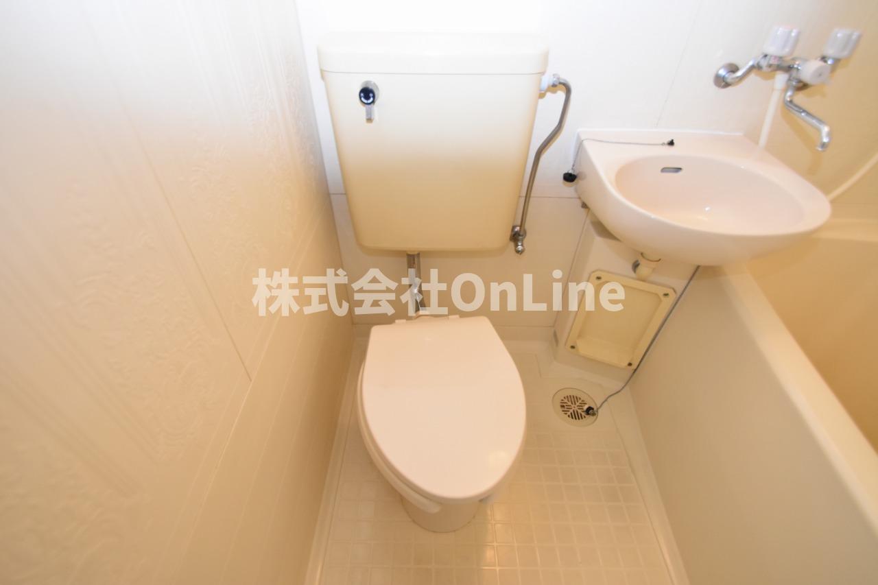ロータリーマンション稲田のトイレ写真