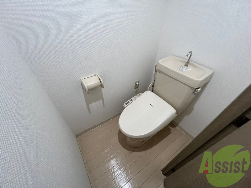 トイレ　トイレは温水洗浄便座付きになっているので快適です