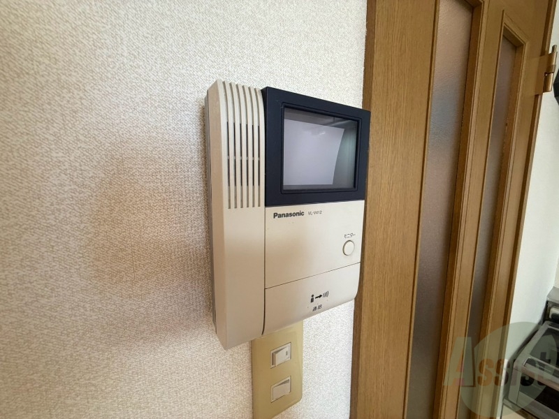 セキュリティ　ＴＶモニター付インターホンです。来客者の顔が見えるので安心！