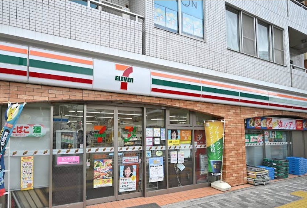 コンビニ　セブンイレブン港区三田5丁目店（コンビニ）まで159m