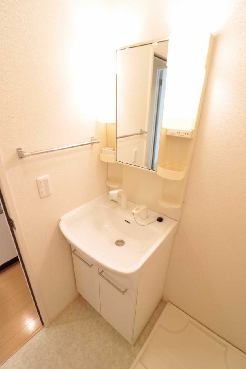 洗面設備　※同物件、別部屋になります。