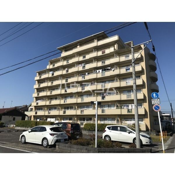 【ラジョーヌの建物外観】