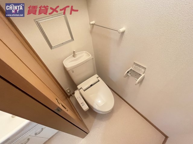 【松阪市中林町のアパートのトイレ】