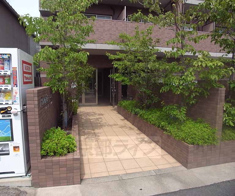 フローライト西院の外観写真