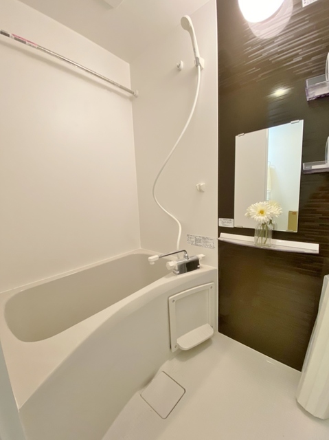 バス・シャワールーム　清潔なバスルーム