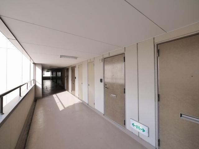 エントランス　清潔なエントランスです