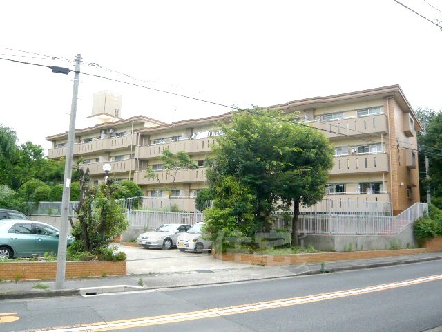 名古屋市瑞穂区彌富ケ丘町のマンションの建物外観
