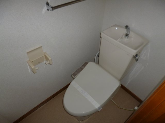 トイレ　ウォシュレット付き