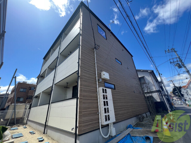 アリュール霊屋下の建物外観