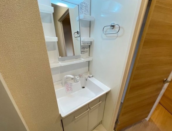 洗面設備　※写真は反転タイプです