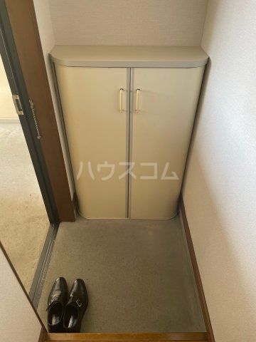 【新城市長篠のアパートの玄関】