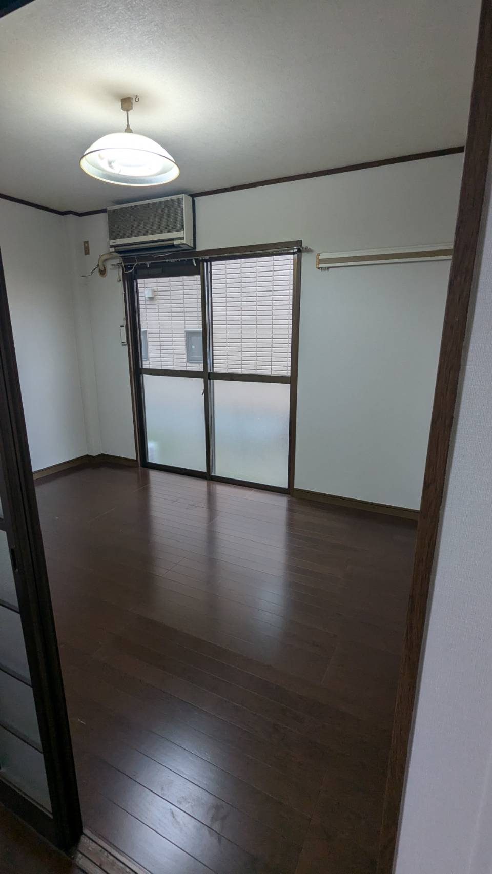 居室・リビング　室内