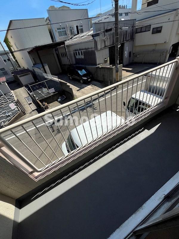 バルコニー　外からの目が気にならないバルコニーで洗濯物が干せます