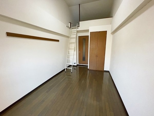 居室・リビング　★洋室8帖★