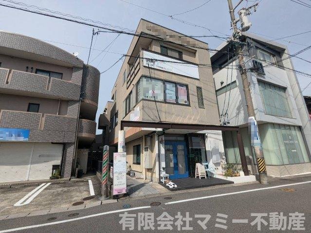 【UMビルの建物外観】