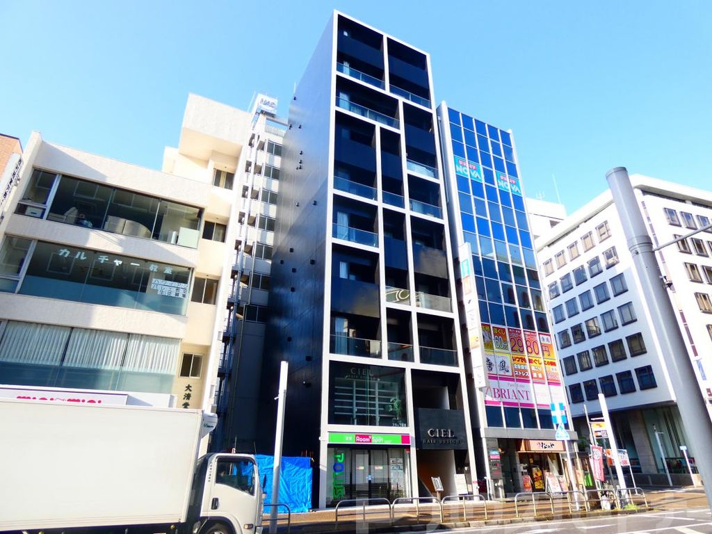 【松戸市本町のマンションの建物外観】