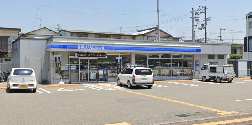 コンビニ　ローソン高知六泉寺町店（コンビニ）まで671m
