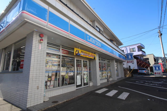 コンビニ　ローソン（コンビニ）まで185m