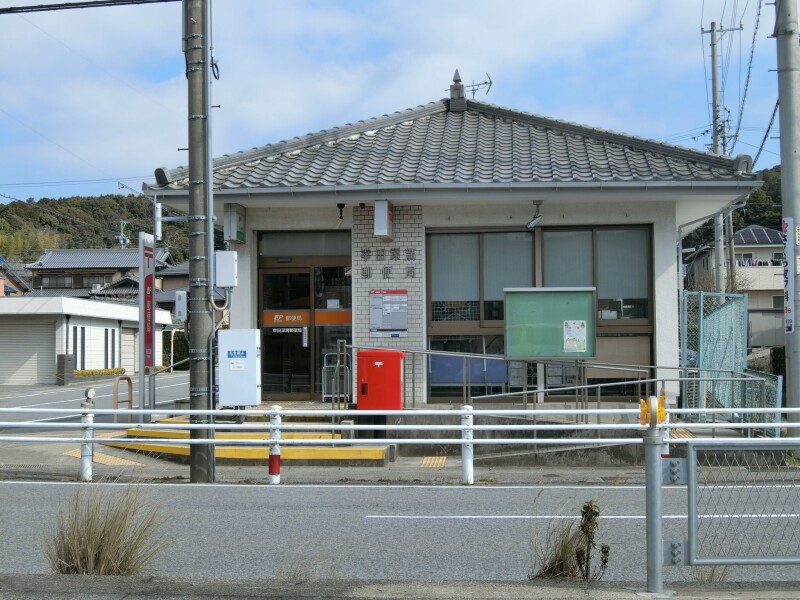 【額田郡幸田町大字深溝のマンションの郵便局】