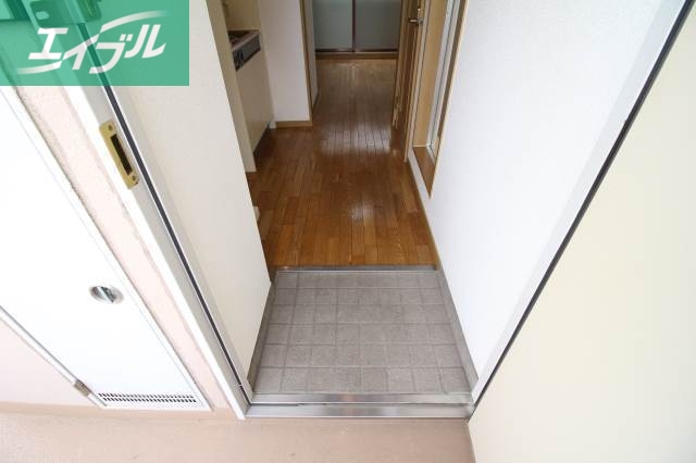玄関　※同タイプのお部屋の写真です
