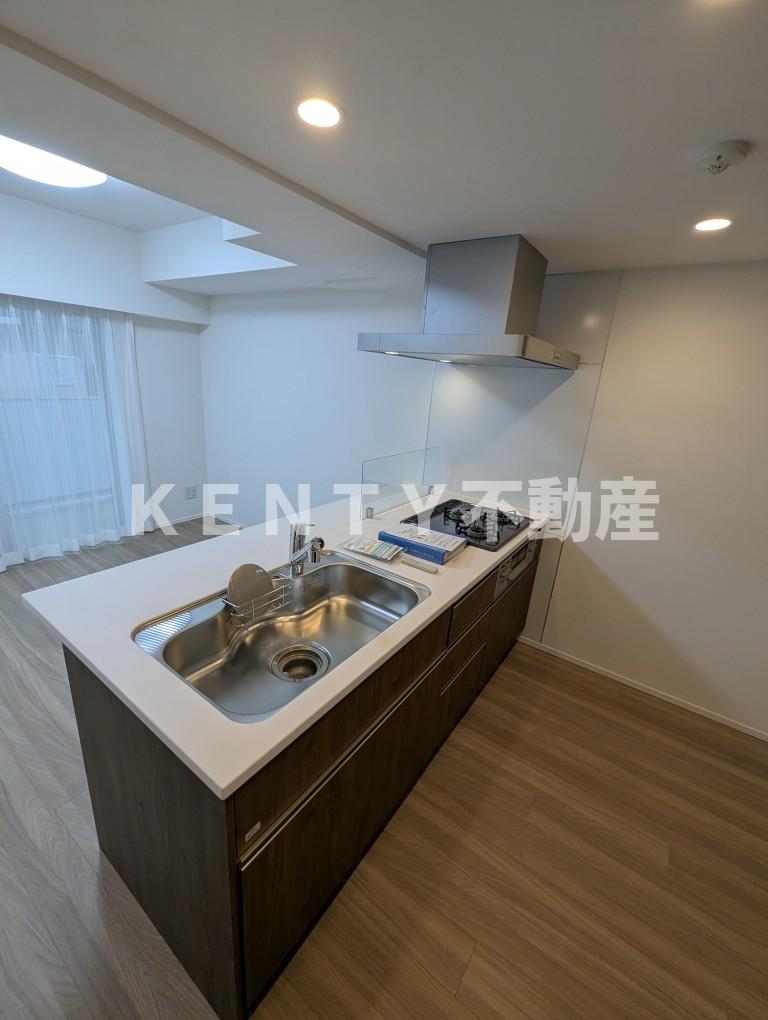 キッチン　コンパクトなキッチンで掃除もラクラク