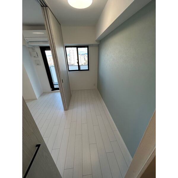 居室・リビング　室内