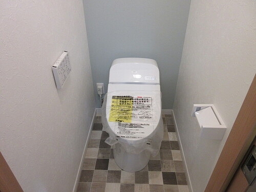 トイレ　嬉しい温水洗浄便座付き♪