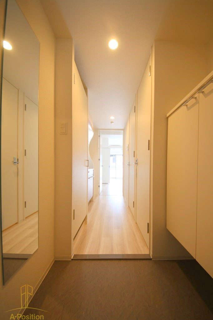 玄関　セレニテ難波グランデシュッド