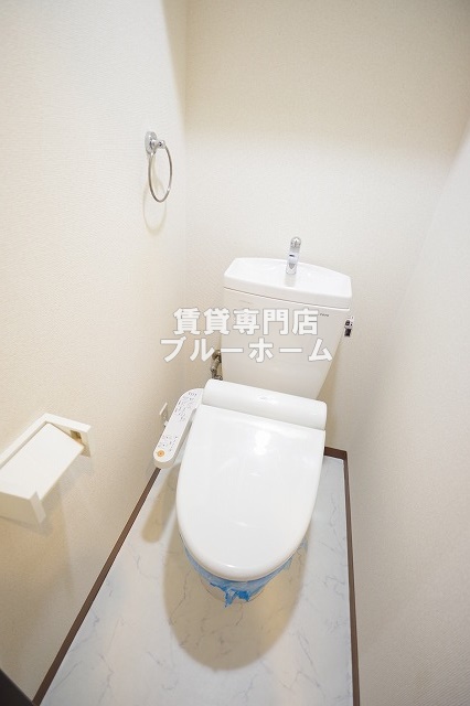 トイレ　温水洗浄便座付きのトイレです！