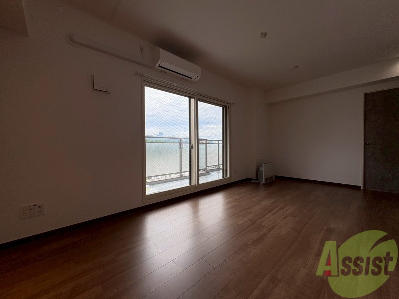 居室・リビング　広くてキレイなお部屋が広がっていて、充実した生活が送れそう。