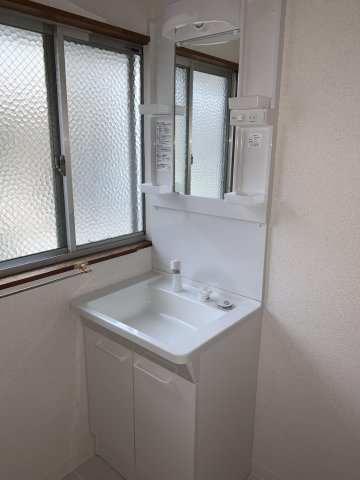 洗面設備　清潔な洗面台??