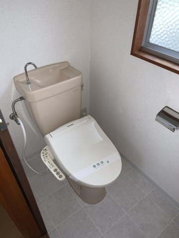 トイレ　明るいトイレです??