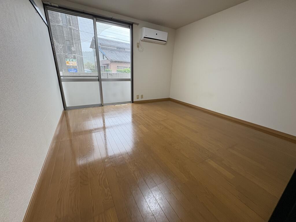 居室・リビング　広々とした洋室☆