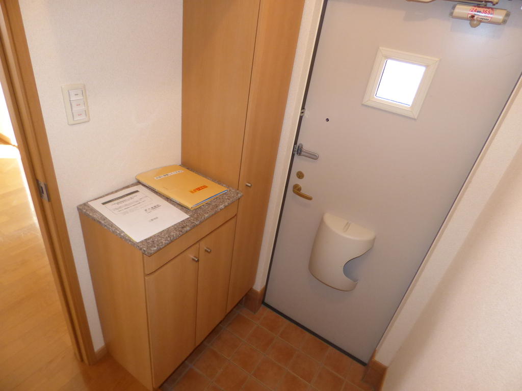 玄関　室内写真は別室です