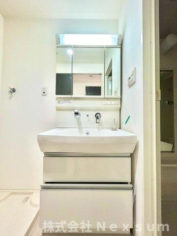 洗面設備　脱衣スペースもあります