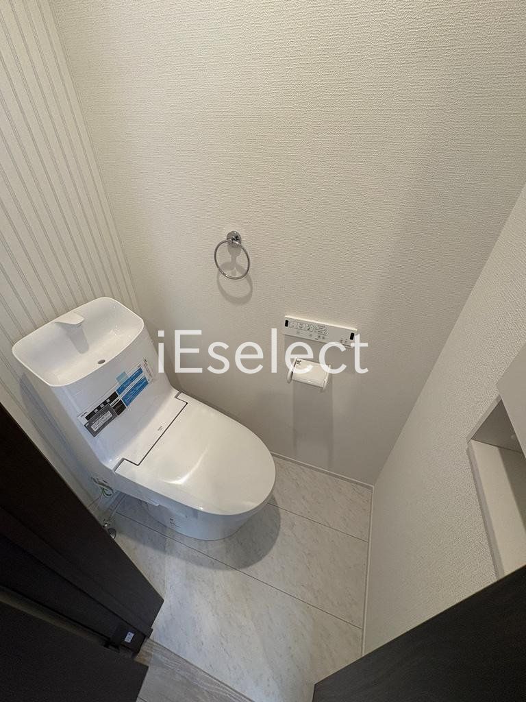 トイレ　温水洗浄便座付きのトイレです